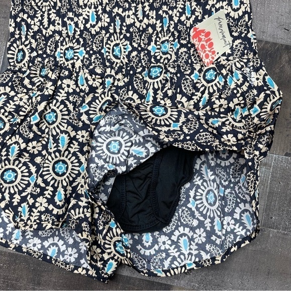NWT FP Movement by Free People The Way Home Printed Short size Small - Picture 7 of 14